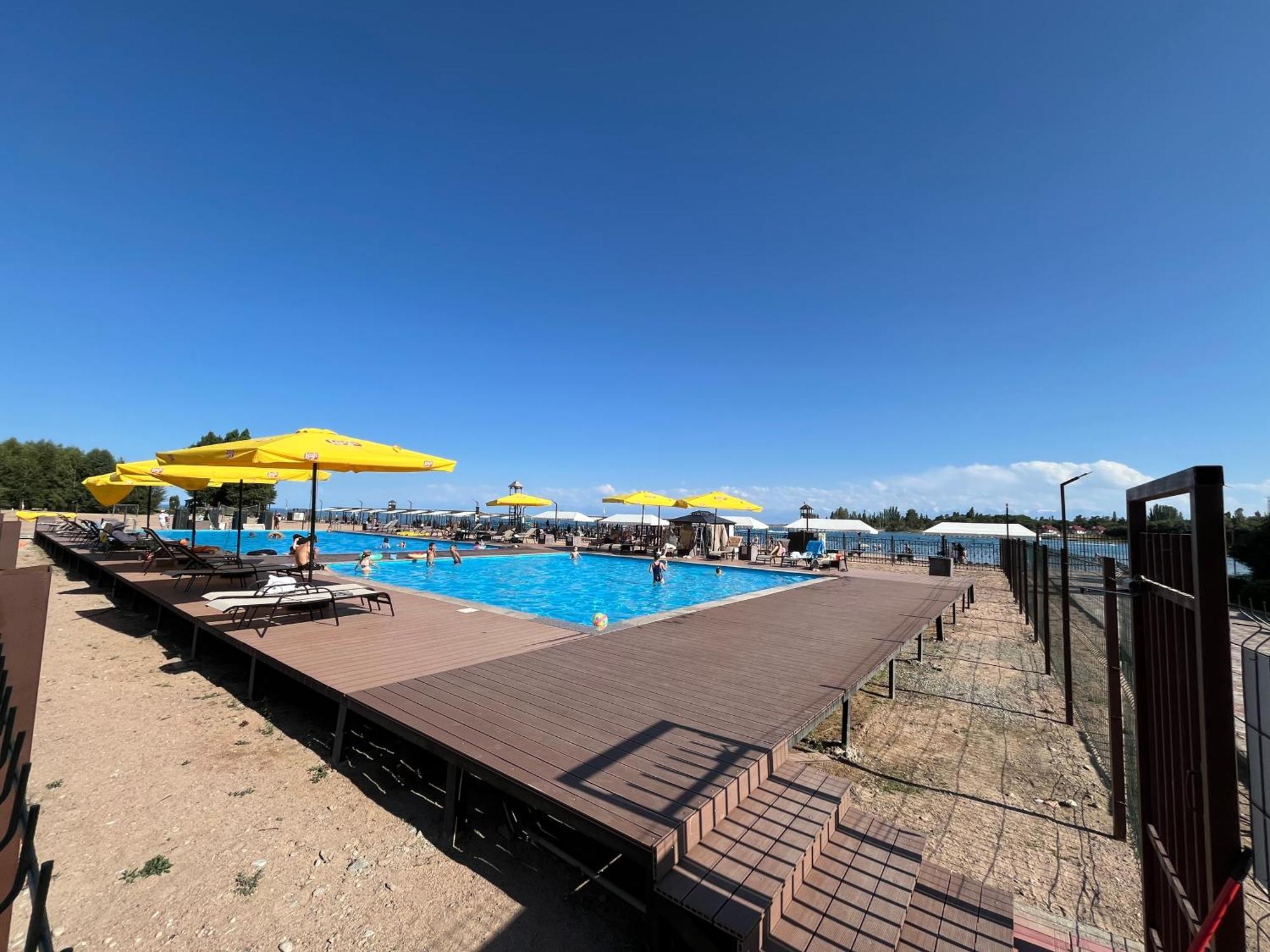 Deluxe Royal Beach Chok-Tal Bagian luar foto